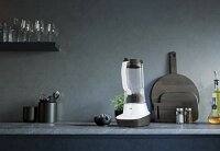 AEG TB7-1-4CW Standmixer / 3 Stufen / 3 Rezeptprogramme / Pulsfunktion / inkl. Zubehör / 10°-Neigung / Touch-Display / 6-Klingen Edelstahlmesser / 1,5 l Tritan-Krug / weiß